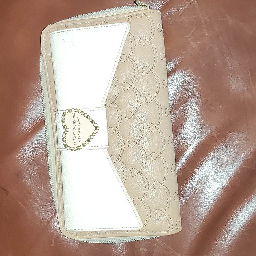 Elegant Cream and Tan Betsey Johnson Wallet - Picture 2 of 6